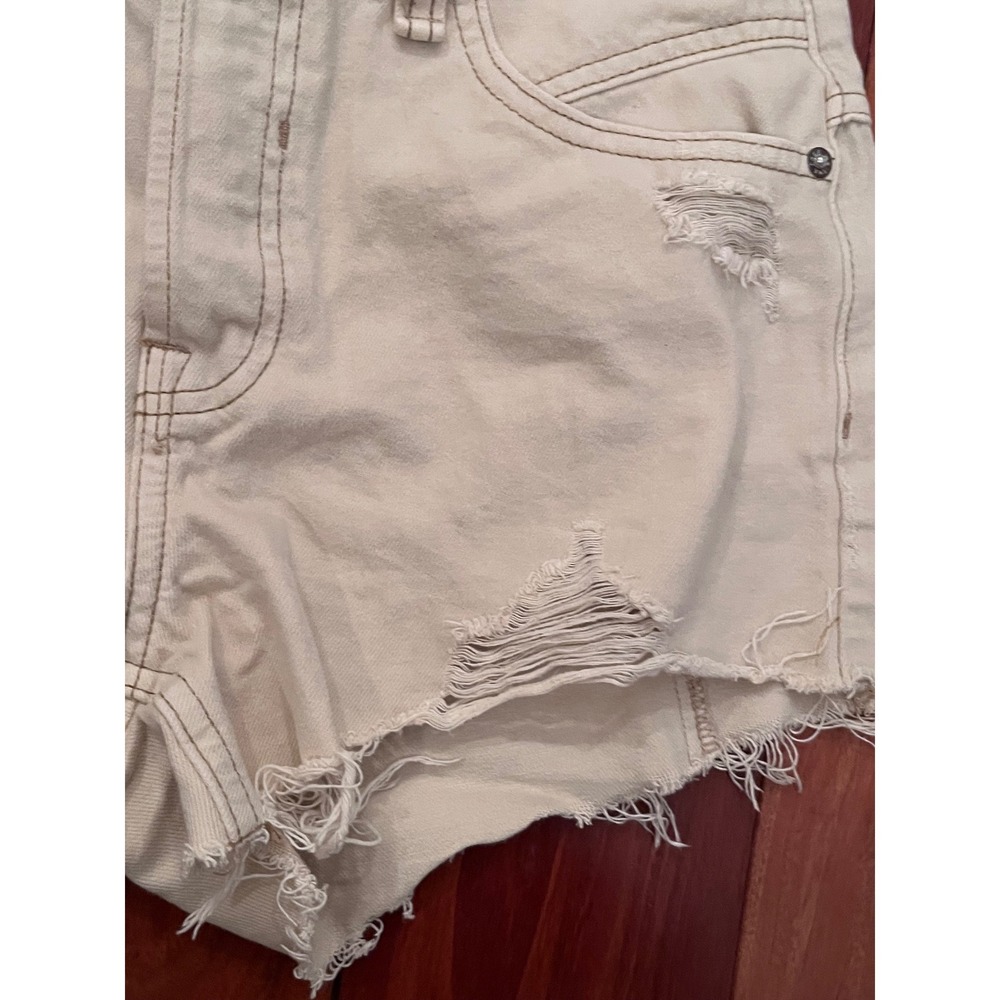 We The Free People Now or Never Cut Off Denim Shorts Distressed Ecru Size 26 - Picture 6 of 10